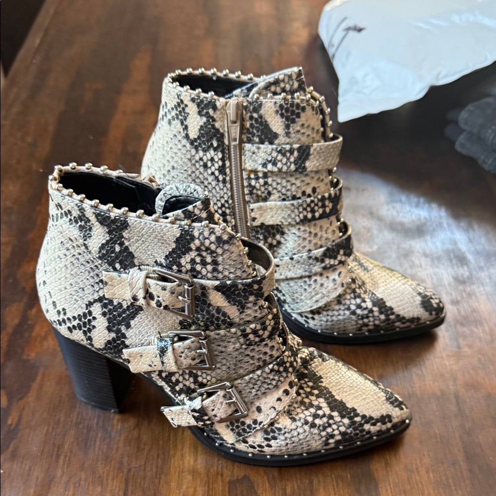 Steve Madden Black and Cream Snakeskin Ankle Boots
